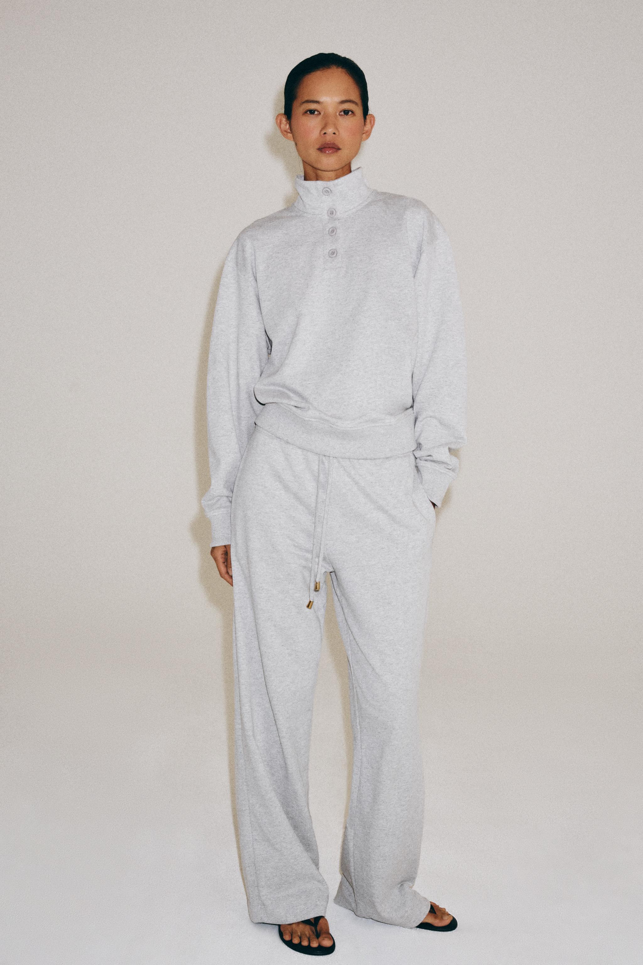 BUTTONED FLEECE SWEATSHIRT